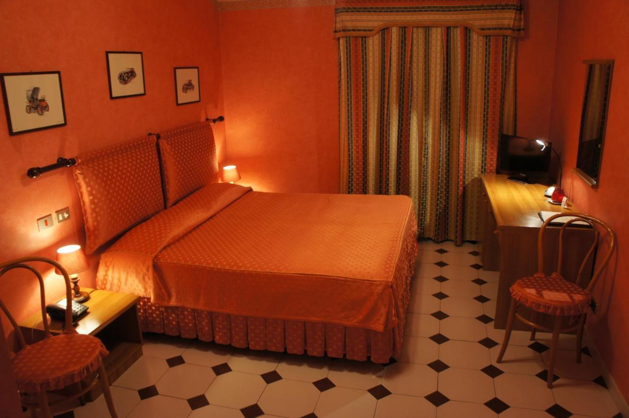Park Hotel Villa Salzea Trofarello Zewnętrze zdjęcie